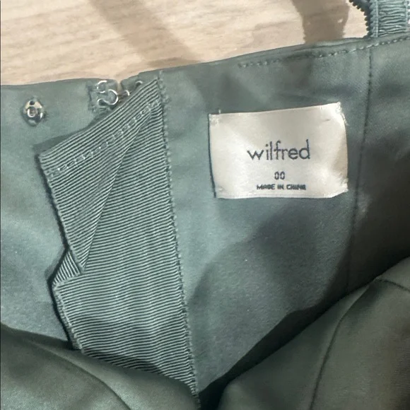 Aritzia Women’s Wilfred Gallery Green Satin Like Corset Top | 00 - Picture 2 of 4